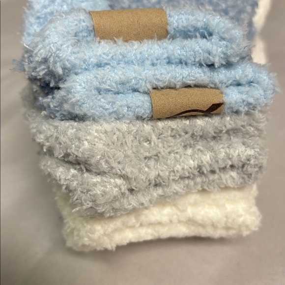 New Born Socks Women’s 4 Pair Blue & White Plush Soft Cozy No Show Socks Casual - Picture 12 of 13